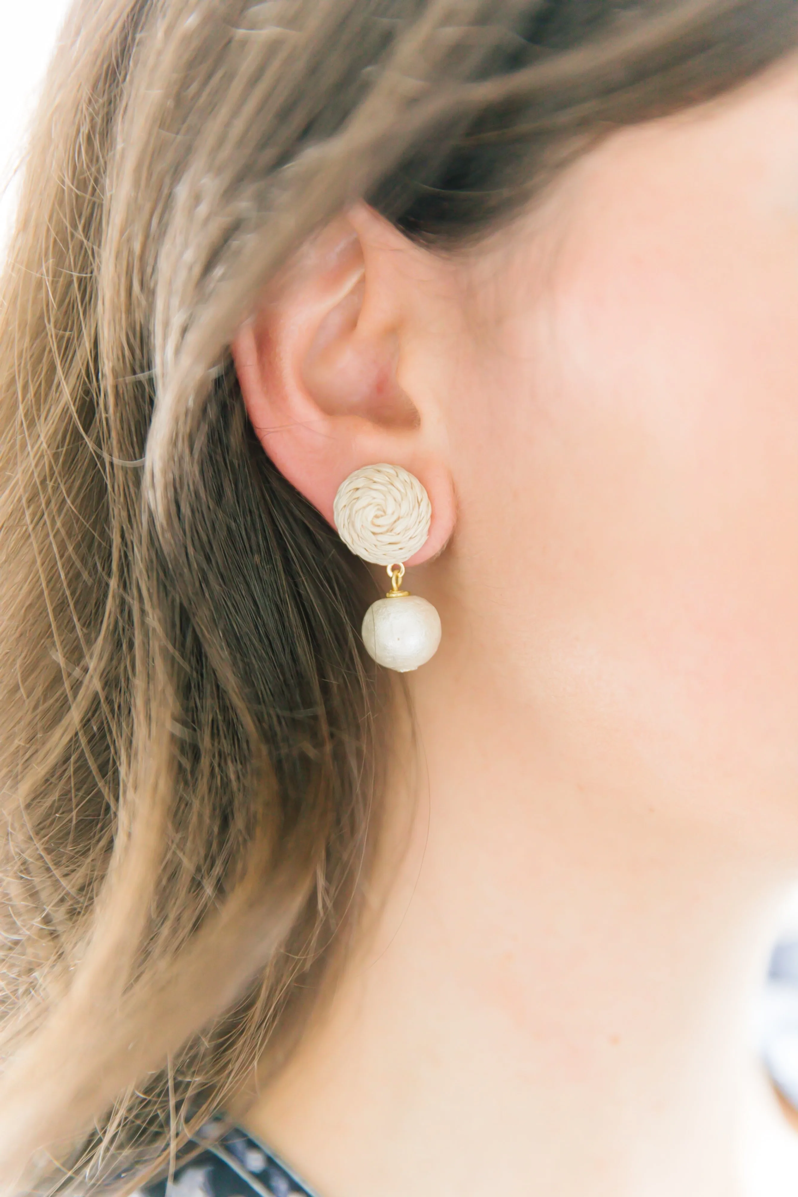 Grace Cotton Single Pearl Earrings - Clip On